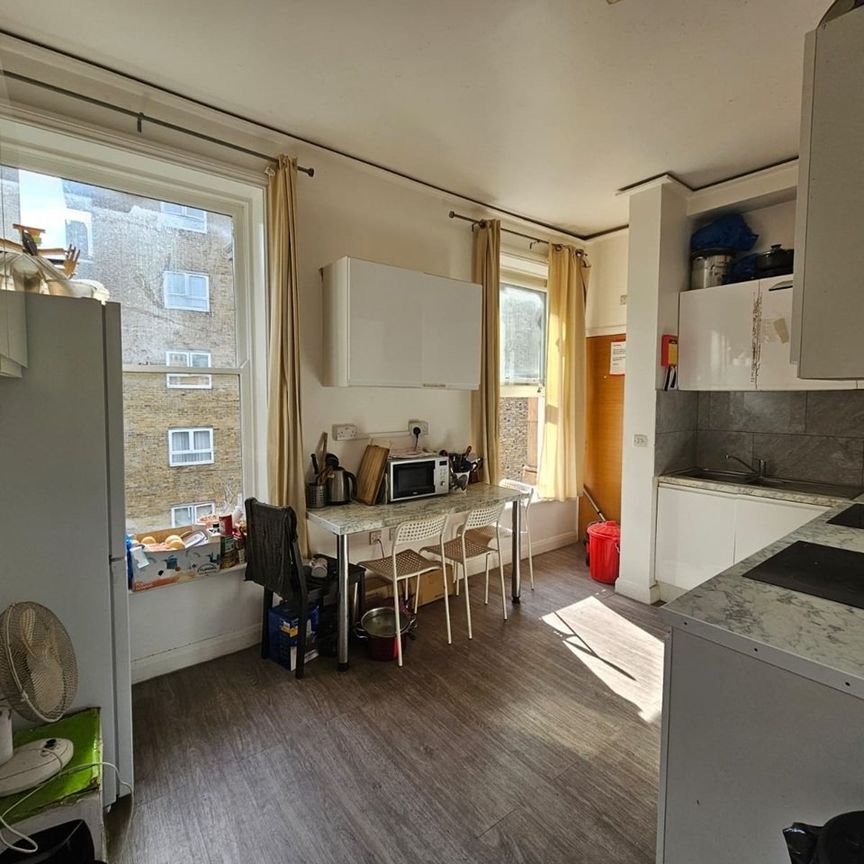 Studio Flat, East Street, SE17 - Photo 1