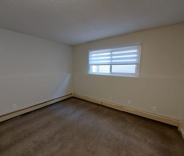 Charming 2 Bedroom Unit In Riverside Meadow! - Photo 1