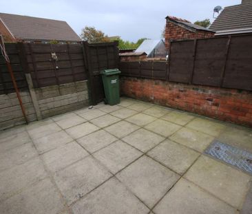 2 bedroom terraced house to rent - Photo 4