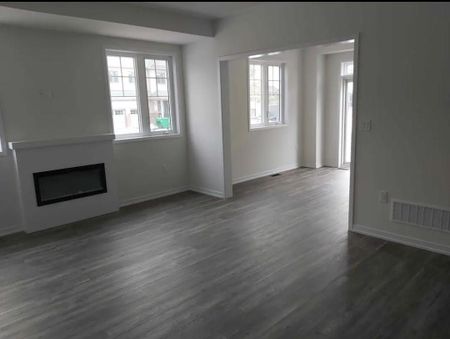 For Lease - 1521 Wheatcroft Drive, Oshawa, Ontario - Photo 4