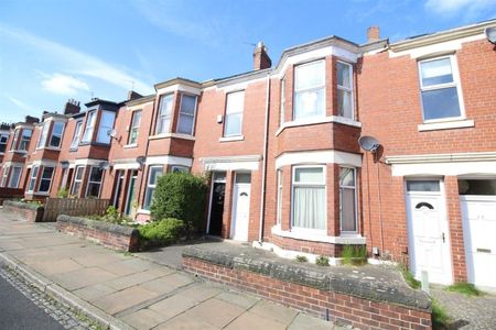 2 Bedroom Flat - Ground Floor - Photo 5