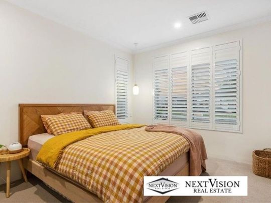 16 Topaz Way, Treeby - Photo 1