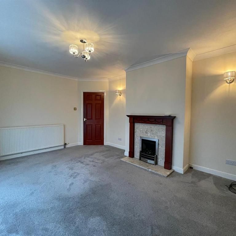 3 bedroom detached bungalow to rent - Photo 1