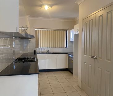 Modern 2-Bedroom Apartment in Prime Location - Photo 1