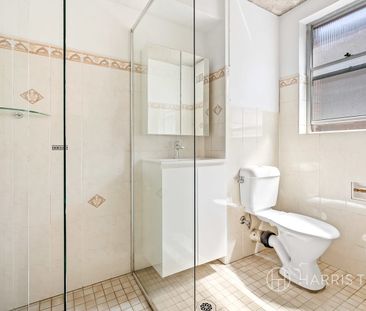 Comfort And Convenience in An Idyllic Cul De Sac Setting - Photo 4