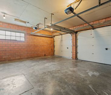 Huis met 3 slaapkamers, ruime tuin en dubbele garage - Foto 2