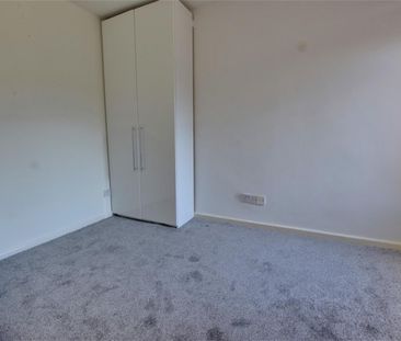 Holywell Road, Watford - Photo 4