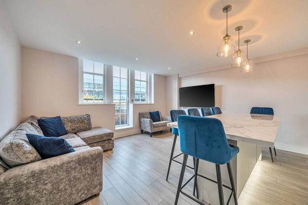 3 bedroom flat to rent - Photo 1