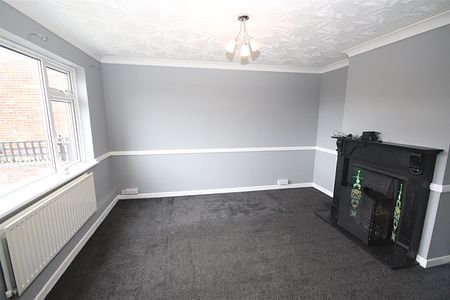 3 bedroom End Terraced to let - Photo 3