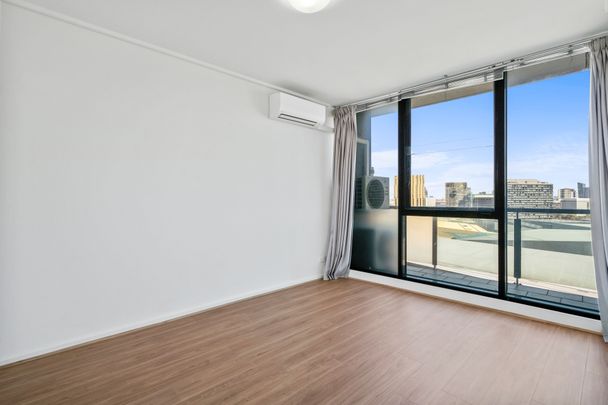 Luxurious Southbank Living with Stunning Views - Photo 1