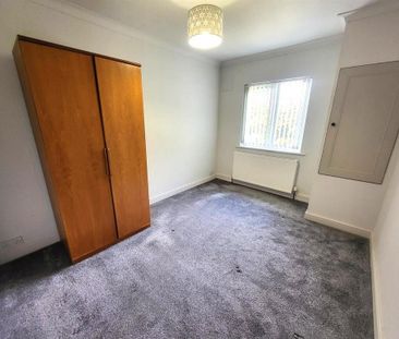 2 bedroom semi-detached house to rent - Photo 6