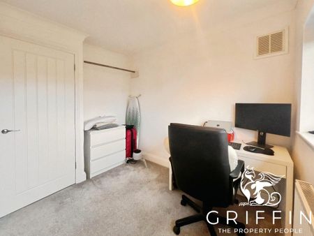 Chafford Way, Stifford Clays, Grays, RM16 - Photo 5