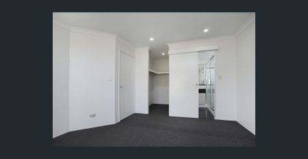 Quiet Family Living in Baldivis - Photo 2