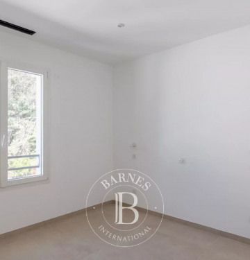 Maison • Exterieurs - Photo 5