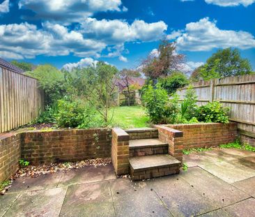 3 bedroom end of terrace house to rent - Photo 1