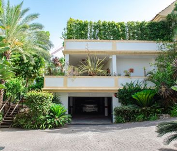 Luxury Flat for rent in Marbella, Andalusia - Photo 1