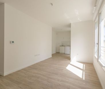 Location Appartement 1 pièce 31m² STE GENEVIEVE DES BOIS 91700 - Photo 2