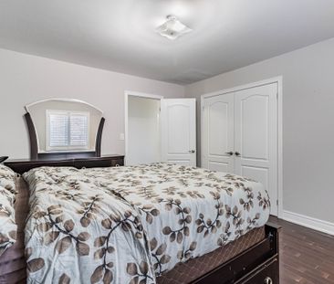 For Lease - 2340 Thruxton Drive, Oakville, Ontario - Photo 2