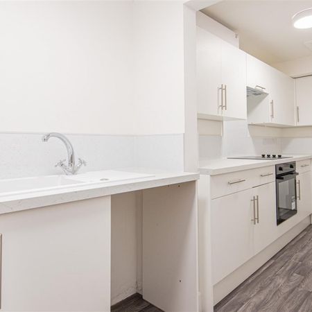 1 bed Room To Let - Photo 3