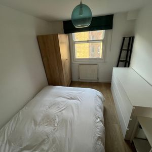 2 Bed Flat, Saltoun Road, SW2 - Photo 2