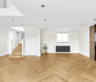 3 bedroom detached house to rent - Photo 4