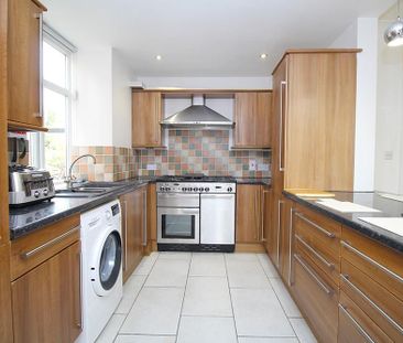 1 bedroom in a house share to rent - Photo 2