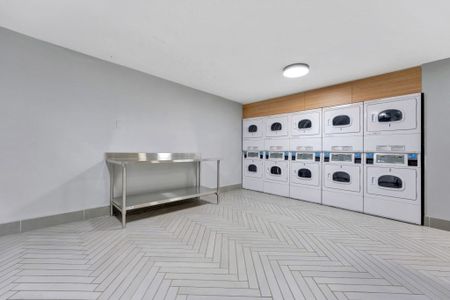 Barclay Towers - Photo 5