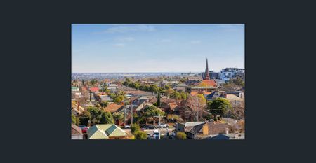 Top Floor Light Filled Apartment With City Views - Photo 4