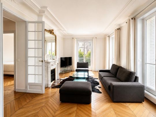 Location Appartement 4 pièces Meublé 103m² PARIS 17ème - Photo 1