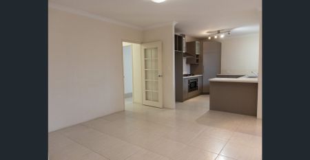 Executive Townhouse - Photo 5