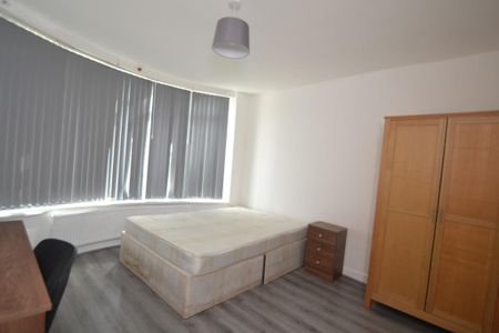 4 bedroom detached house to rent - Photo 5