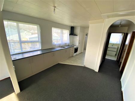 MANUREWA, 3 BEDROOMS - Photo 5