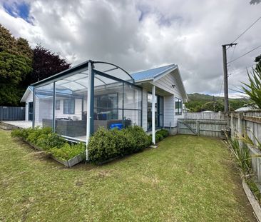 3-Bedroom Home in Lower Hutt! - Photo 3