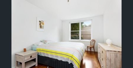 Lovely Two Bedroom With Expansive North Facing Courtyard! - Photo 4