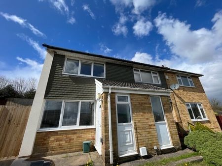 Brigham Court, CAERPHILLY - Photo 4