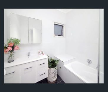 Stylish & Comfortable Living in the Heart of Parkinson! - Photo 6