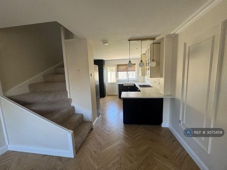2 bedroom terraced house to rent - Photo 4