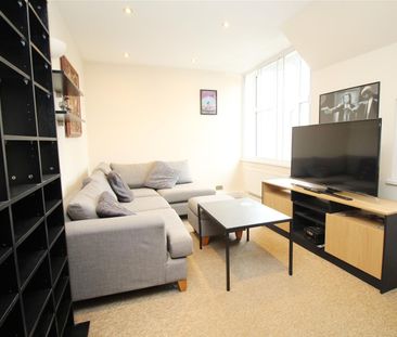 Ridleys Court, Pound Hill, Crawley - Photo 1