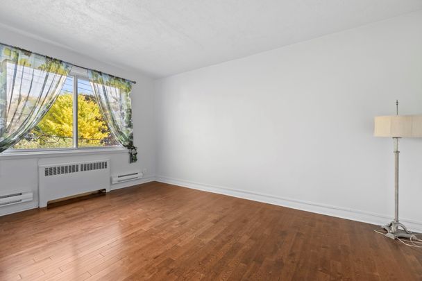 65 Av. Northview - Photo 1