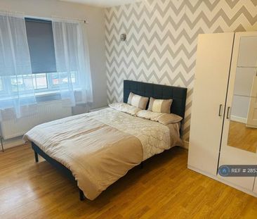 1 bedroom in a house share to rent - Photo 1