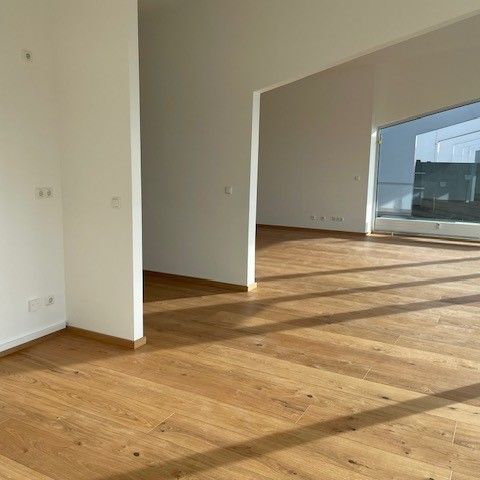 Wunderschöner Ausblick aus Ihrer einzigartigen Penthouse Wohnung – über den Dächern und im Herzen der Stadt! - Photo 1