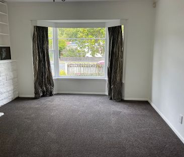 A Spacious large family home in Wainuiomata - Photo 5