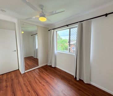Top-Floor Unit in Prime Coorparoo Location - Photo 1