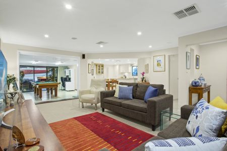 Spacious Family Home in great location - Photo 3