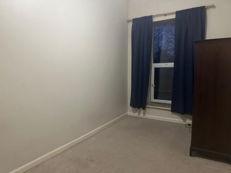 TWO BEDROOM FLAT - Photo 2