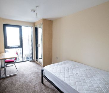 2 bed Apartment Ecco - Photo 5