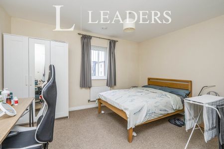 2 bedroom apartment to rent Foxtail Road, Waterlooville, Hampshire, PO7 - Photo 2