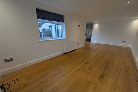 Marlborough Road, Beeston, NG9 2HN - Photo 2