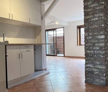 Eengezinswoning te huur in Amougies voor € 675 met 1 slaapkamer - Photo 1