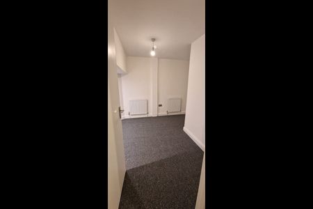 3 Bed Flat, Earlsfield Road, SW18 - Photo 2